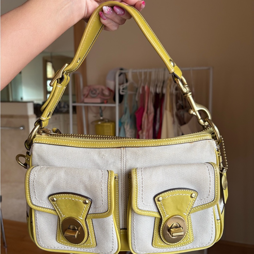 Coach Legacy Citron dual pocket